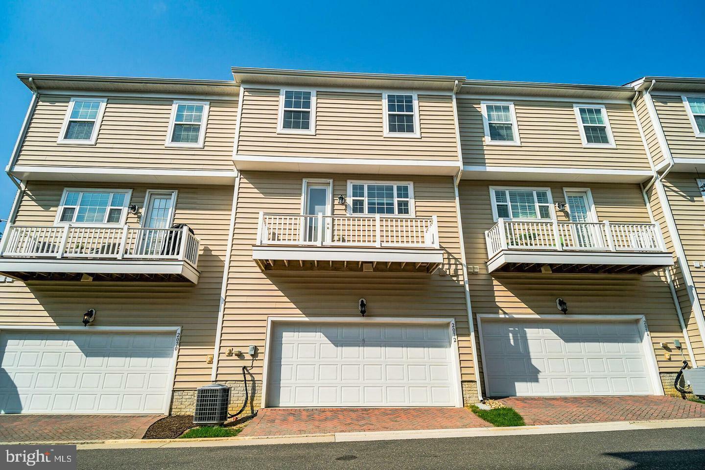 Property Photo: 2072 Hunting Creek Court VA 22303