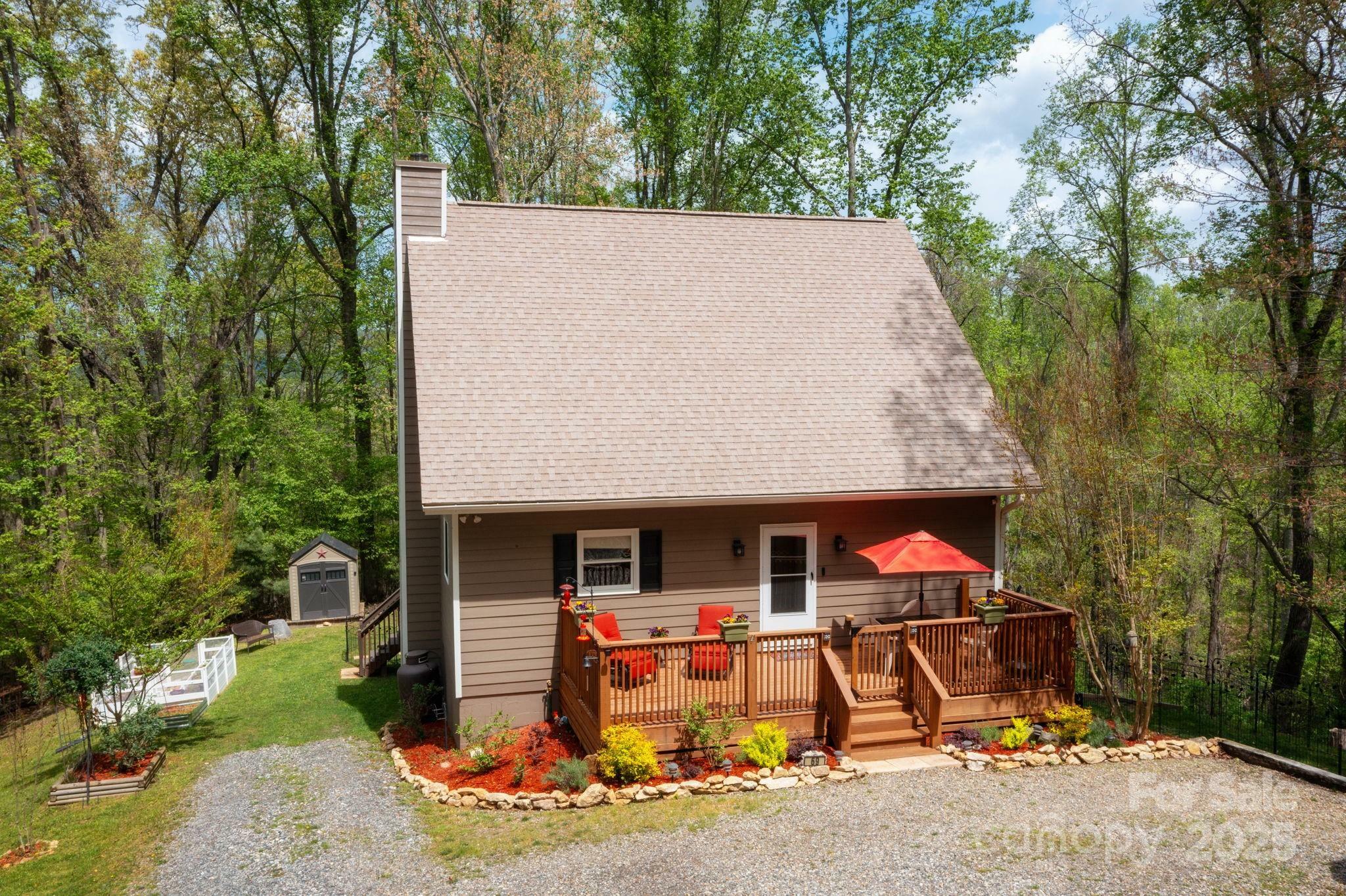 Property Photo: 69 Heslar Way NC 28753