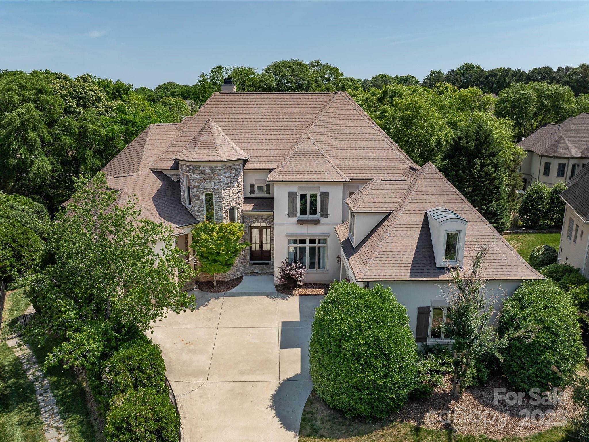 Property Photo: 7409 Stonecroft Park Drive NC 28226