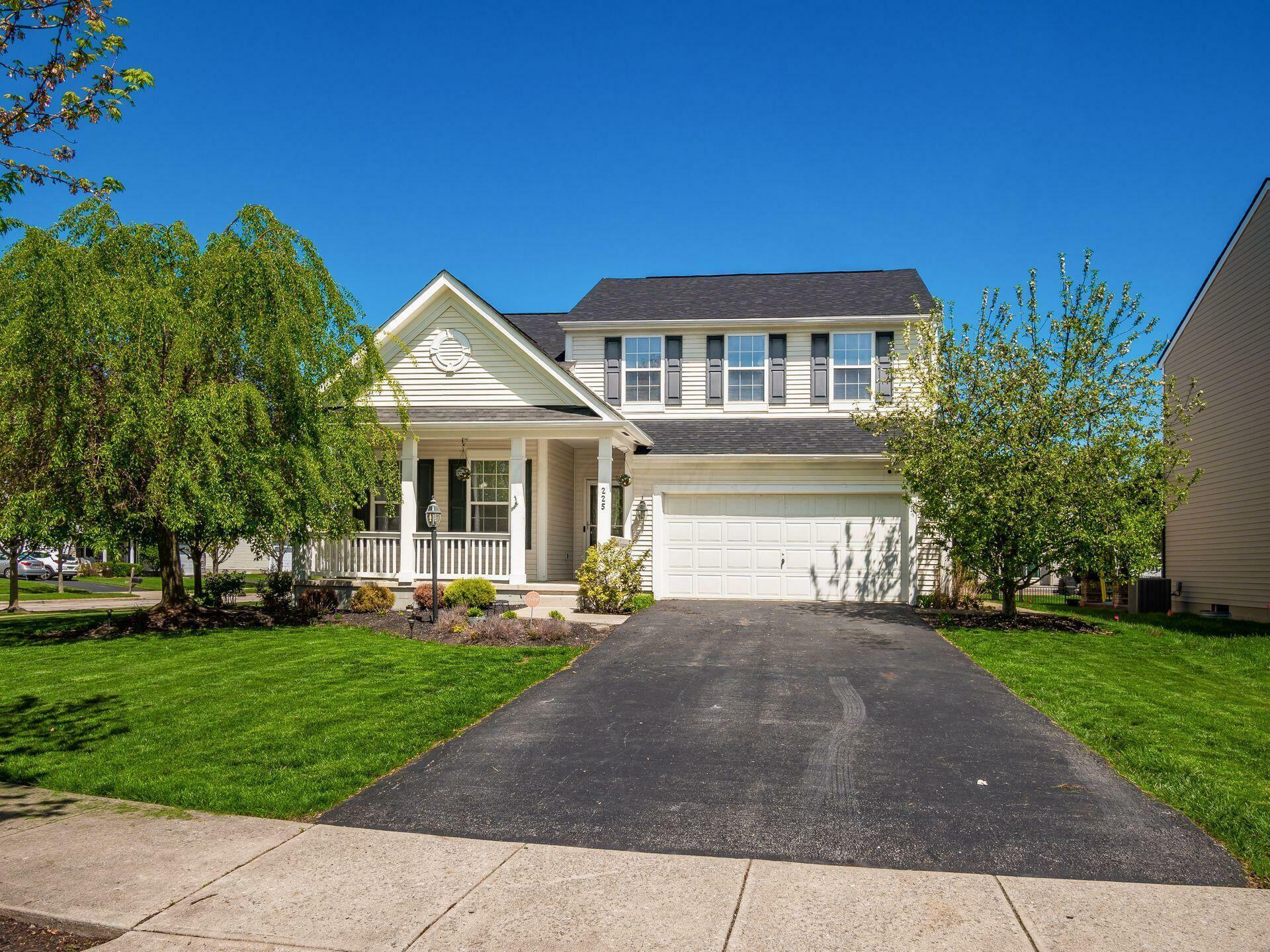 Property Photo: 225 Vista Ridge Drive OH 43015
