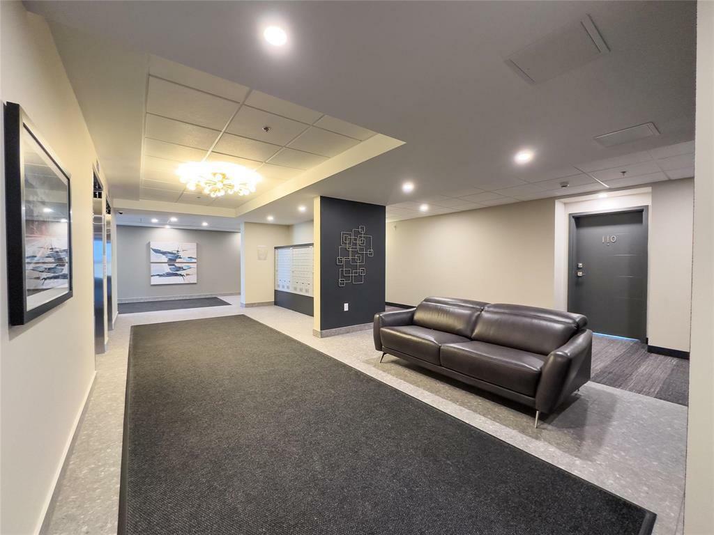 Property Photo: 635 Ballantrae Drive MB R3T 6H4