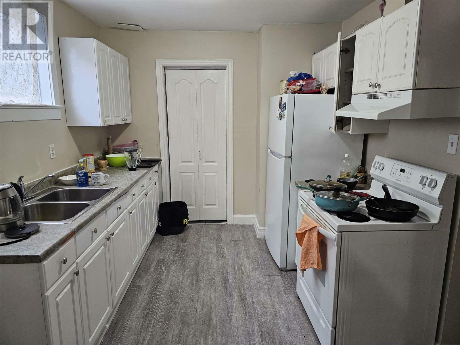 Property Photo: 104 London St ON P6A 2S4