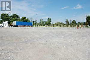 1701 Darlington Park Road C  Clarington (Courtice) ON L1E 2P7 photo