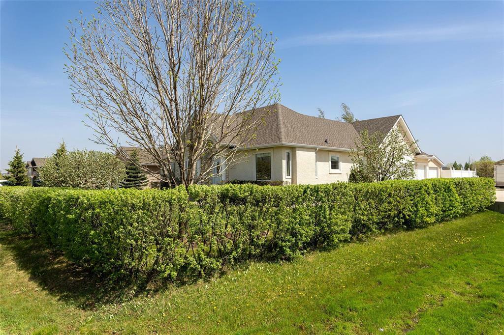 Property Photo: 61 Carleton Drive MB R5G 0C6