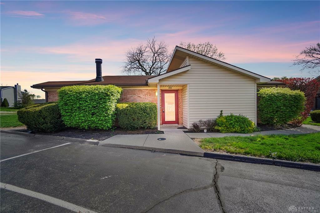 Property Photo: 1200 Hollowbrook Drive OH 45458