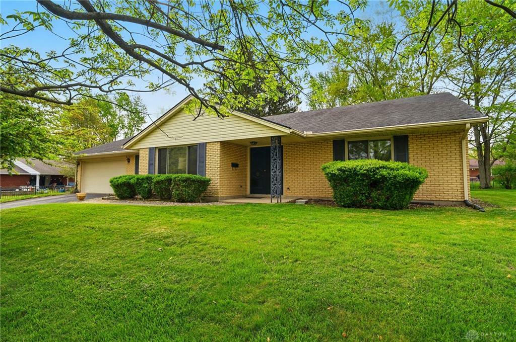 Property Photo: 2320 Wrenside Lane OH 45440
