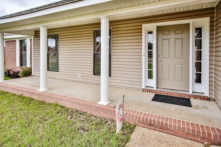 Property Photo: 408 Brentwood Drive AR 72301