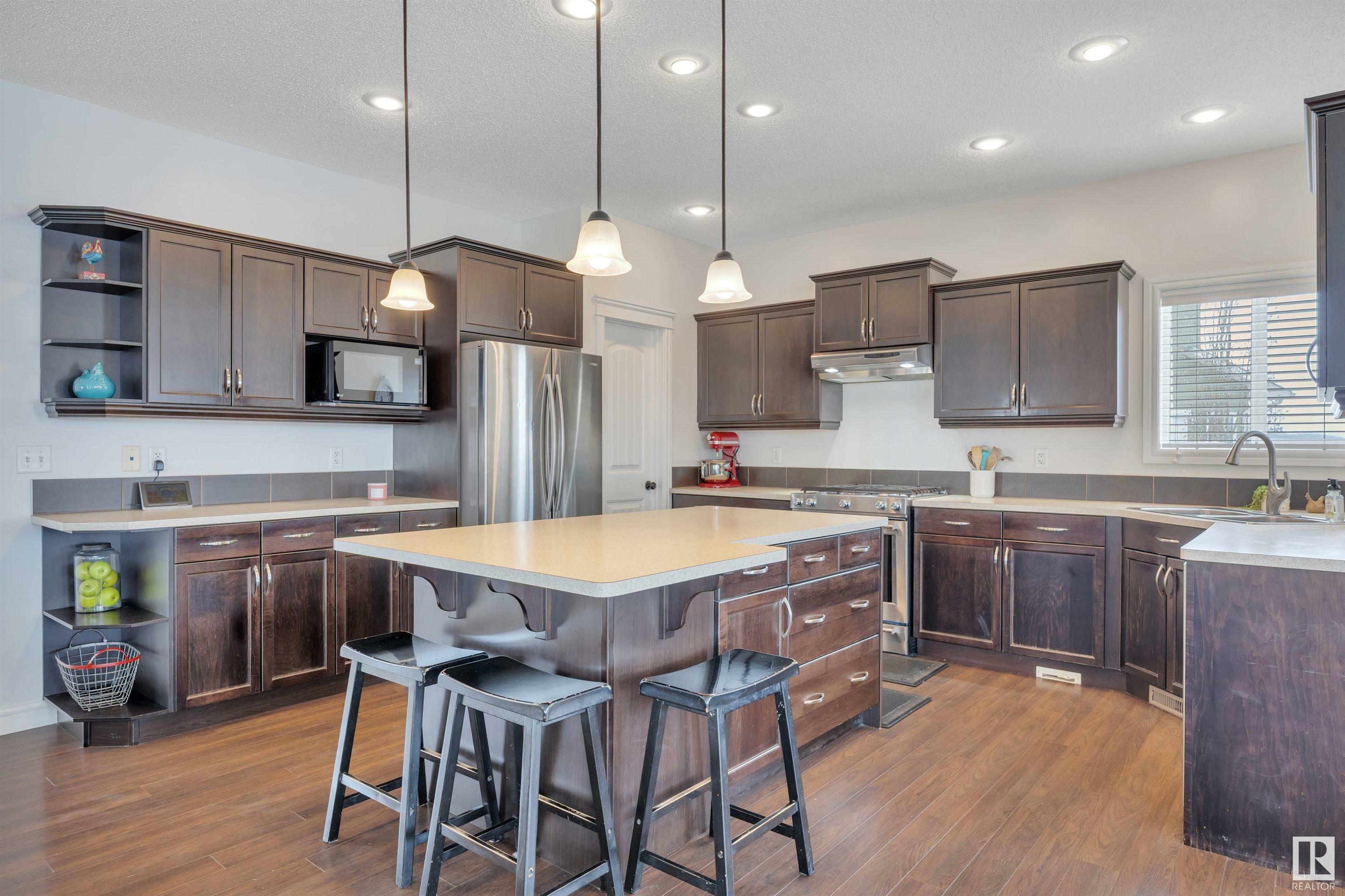 Property Photo: 25 Cherry Point(E) AB T8L 0H2