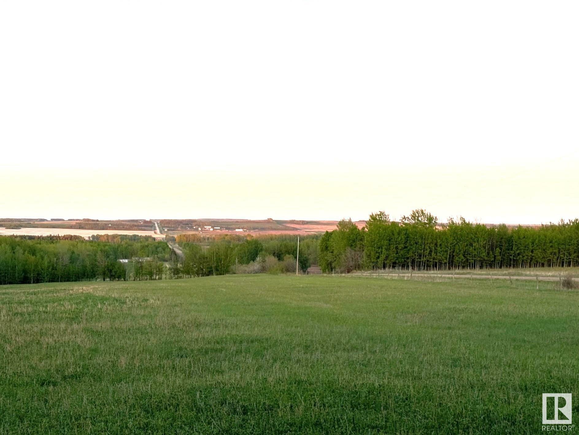 Property Photo:  9326 Twp Rd 550  AB T0E 2M0 