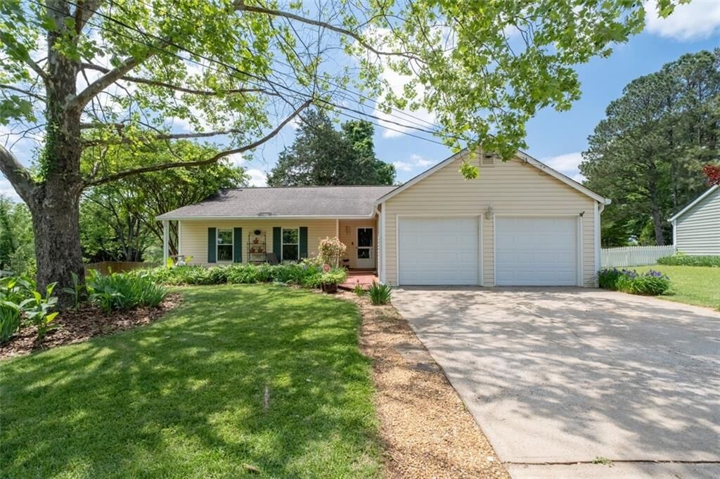 Property Photo: 217 Colemans Bluff Drive GA 30188