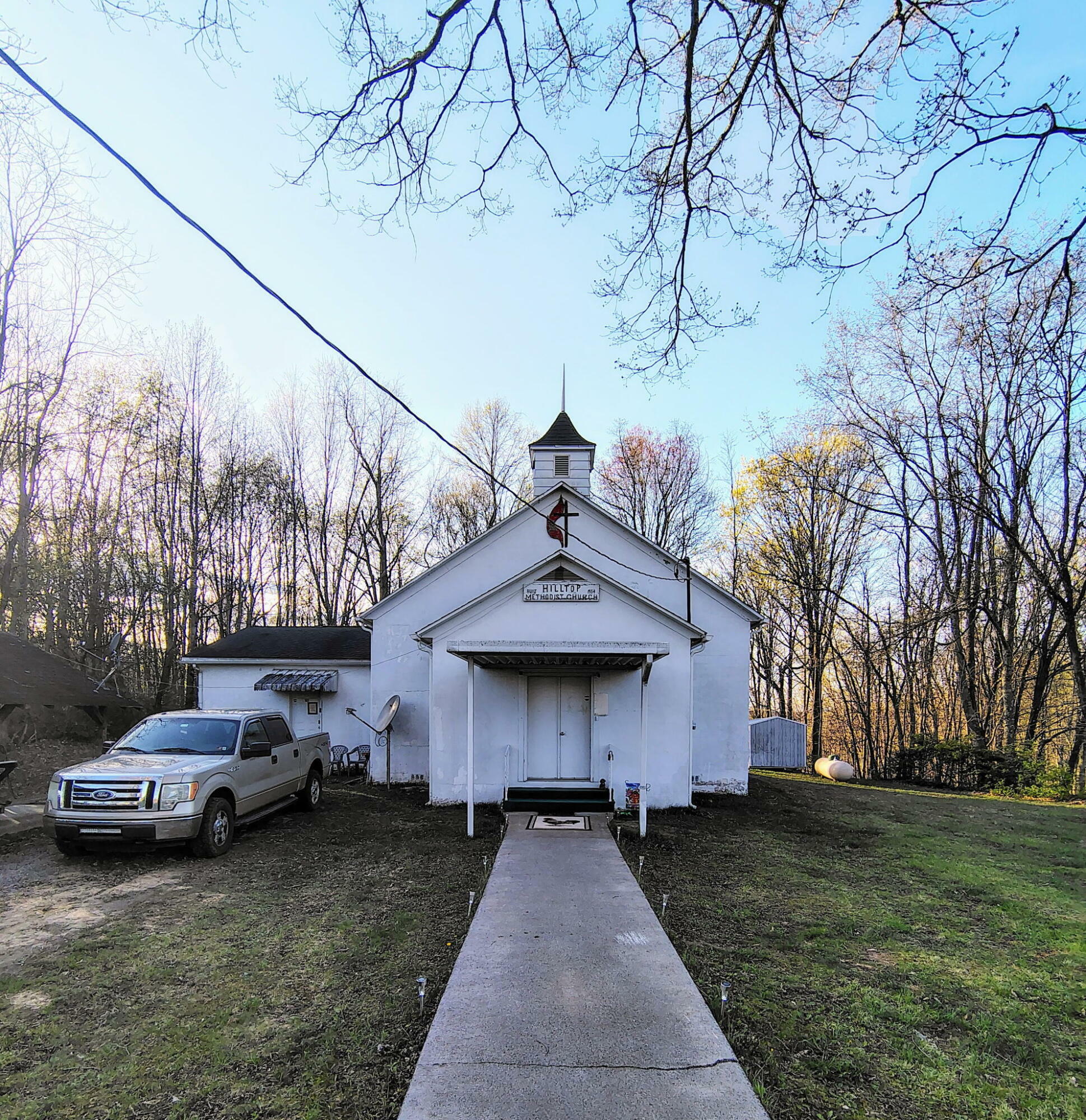 Property Photo: 2704 Snowhill Rd WV 26679