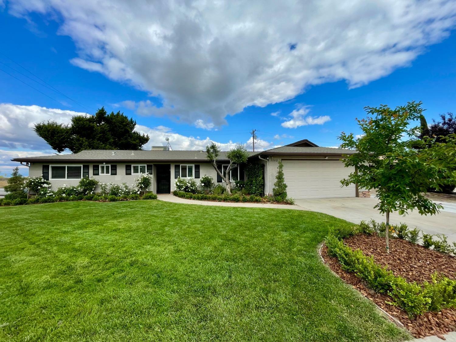 Property Photo: 5762 S Cherry Avenue CA 93706