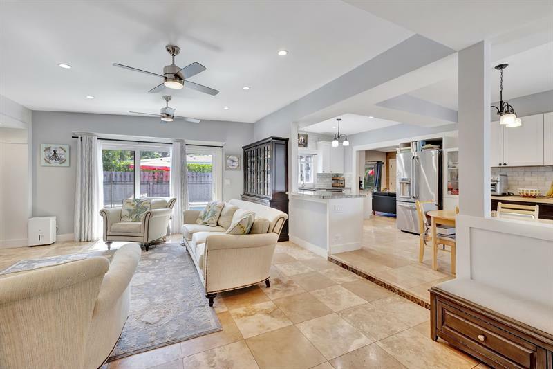 Property Photo: 1163 NE 3rd Ave FL 33432