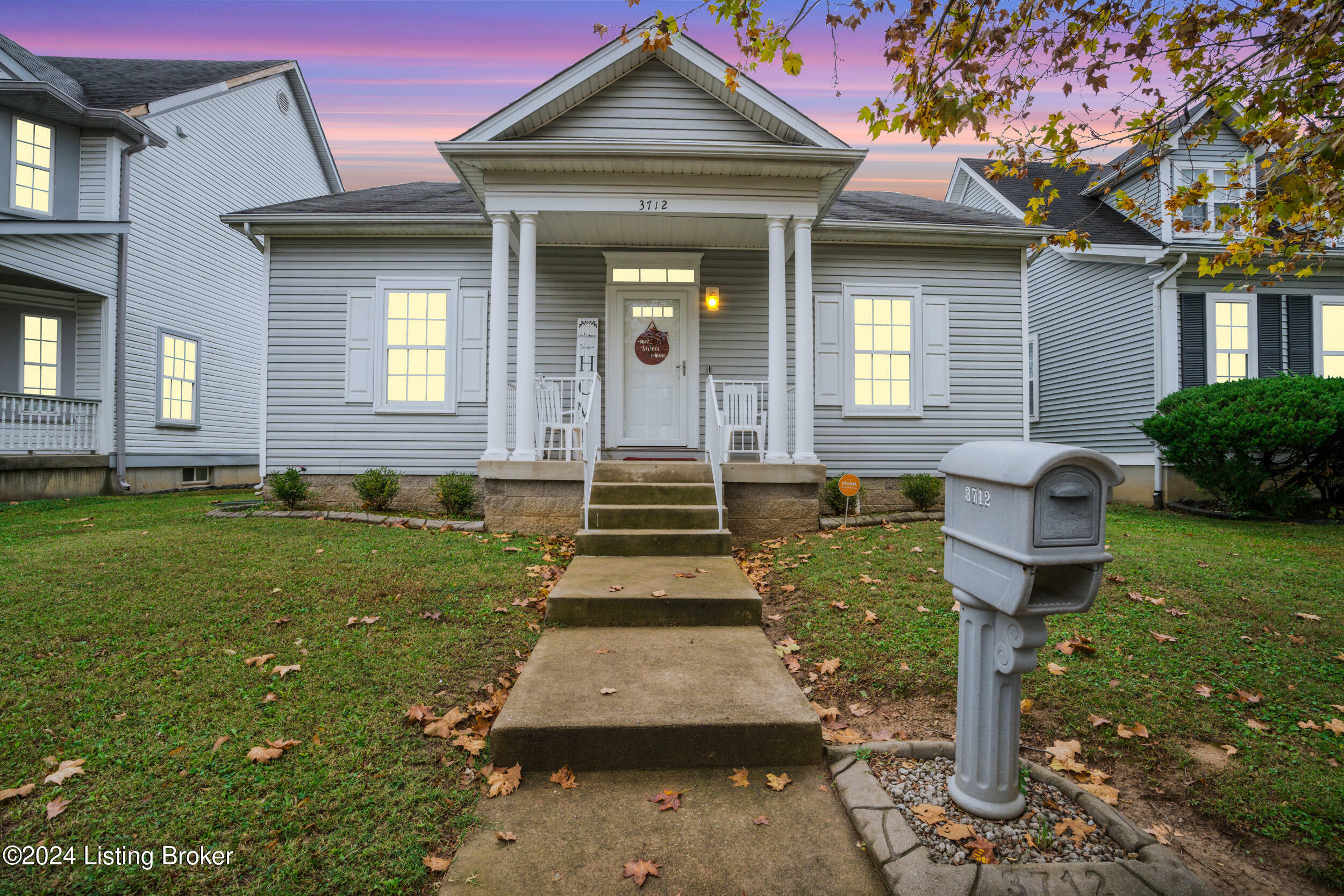 Property Photo: 3712 Stratton Ave KY 40211