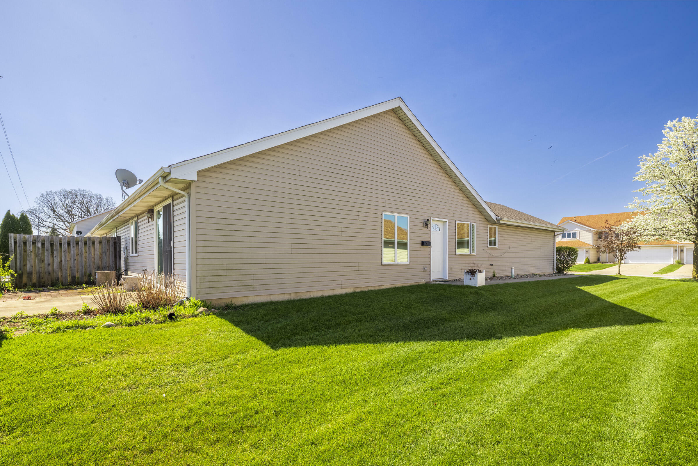 Property Photo: 8671 Calhoun Place IN 46307