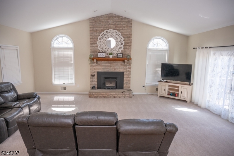 Property Photo: 12 Maple Springs Rd NJ 08867