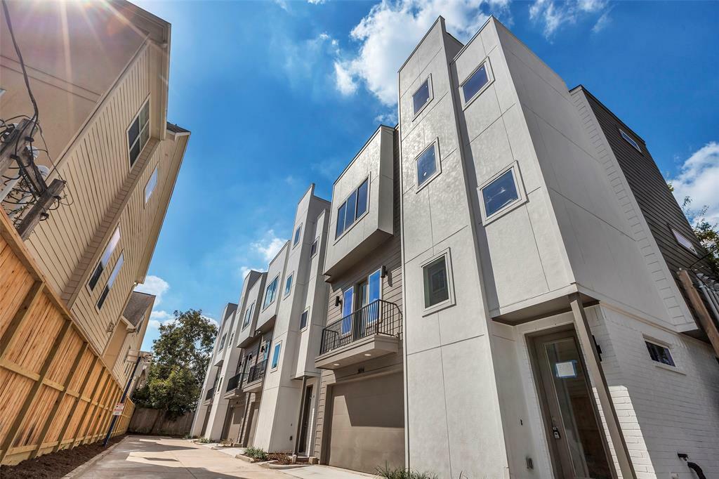 Property Photo: 3010 Bell Street TX 77003