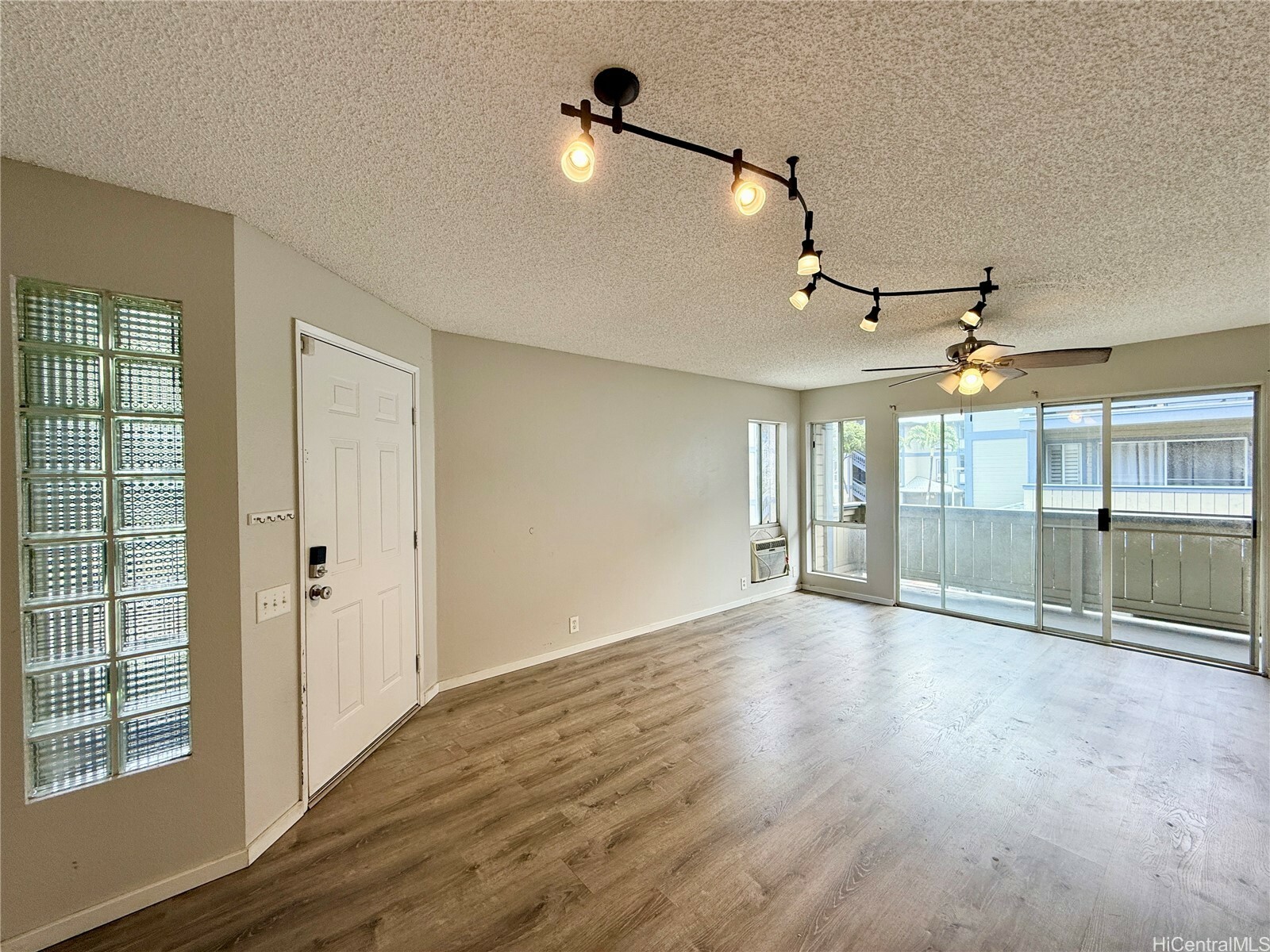 Property Photo: 91-291 Hanapouli Circle 4G HI 96706