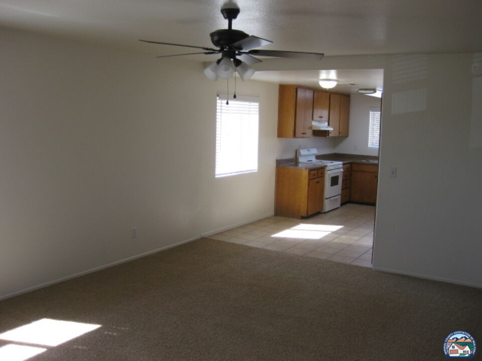 Property Photo:  730  W Commercial Ave C  CA 92243 