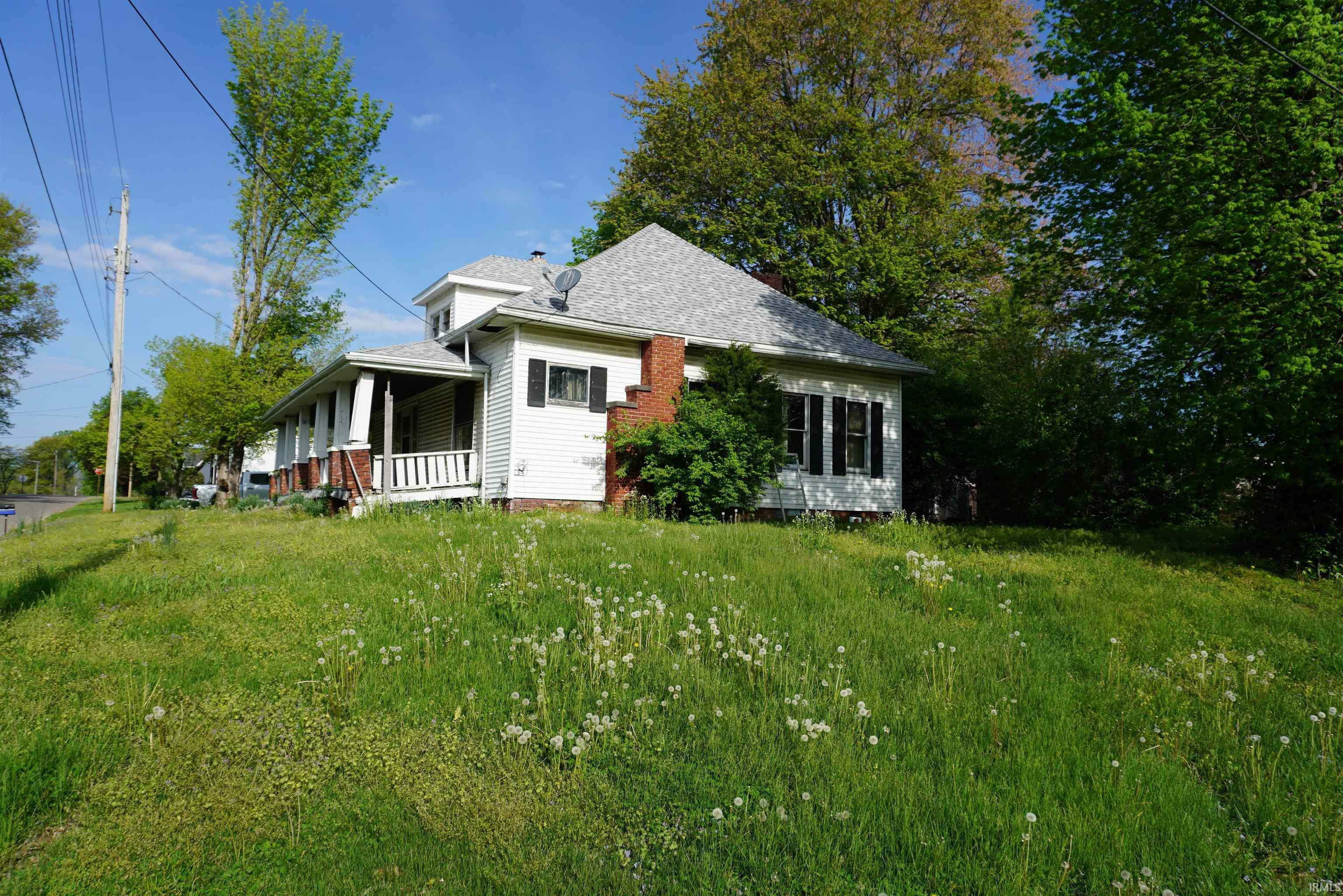 Property Photo: 108 E Warrick Street IN 47665