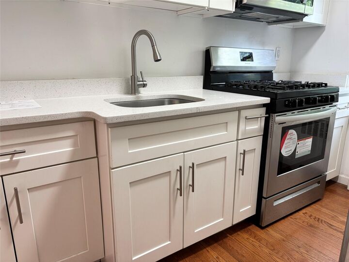 Property Photo:  1133 Midland Avenue 1K  NY 10708 