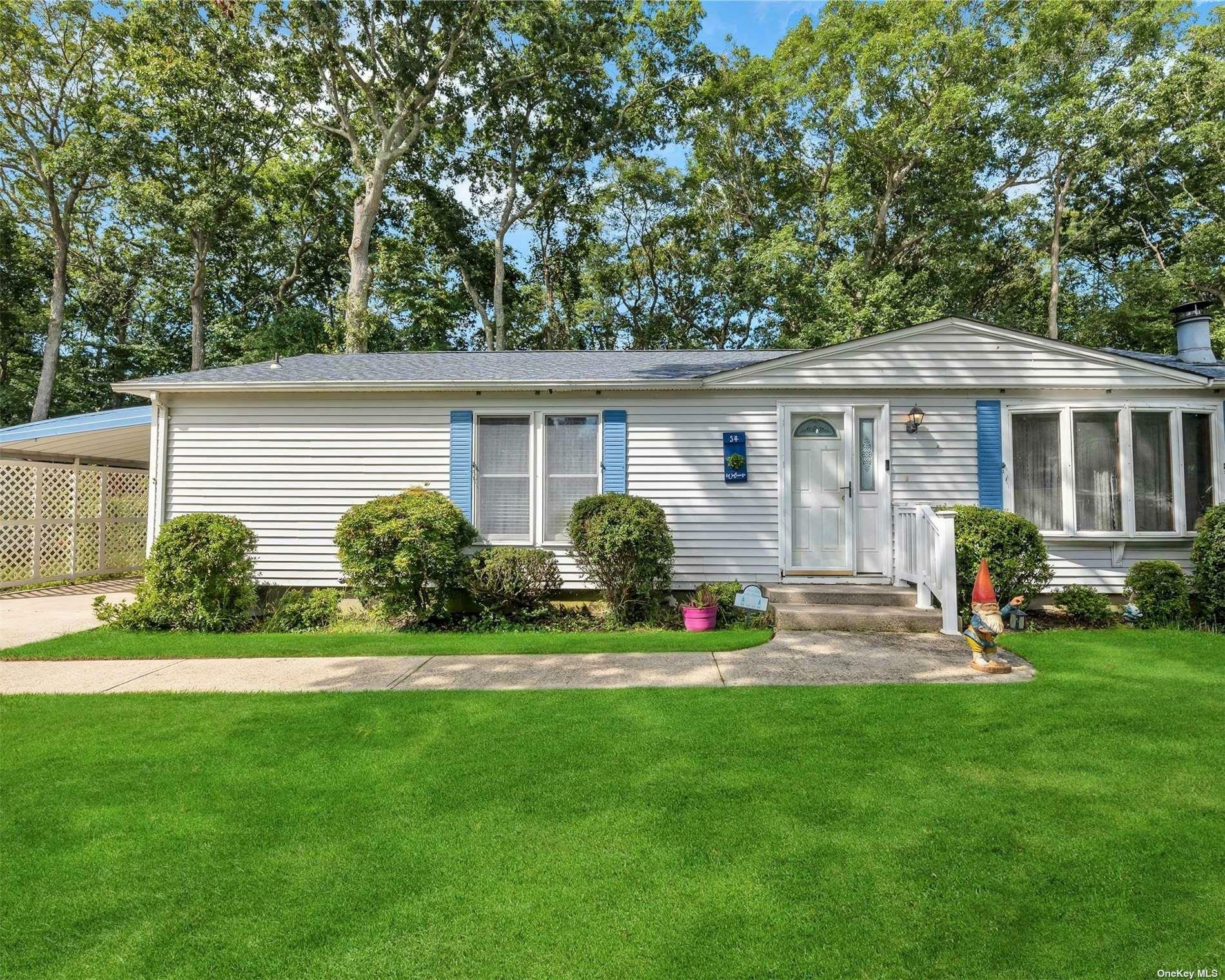 1407-54 Middle Road 54  Calverton NY 11933 photo