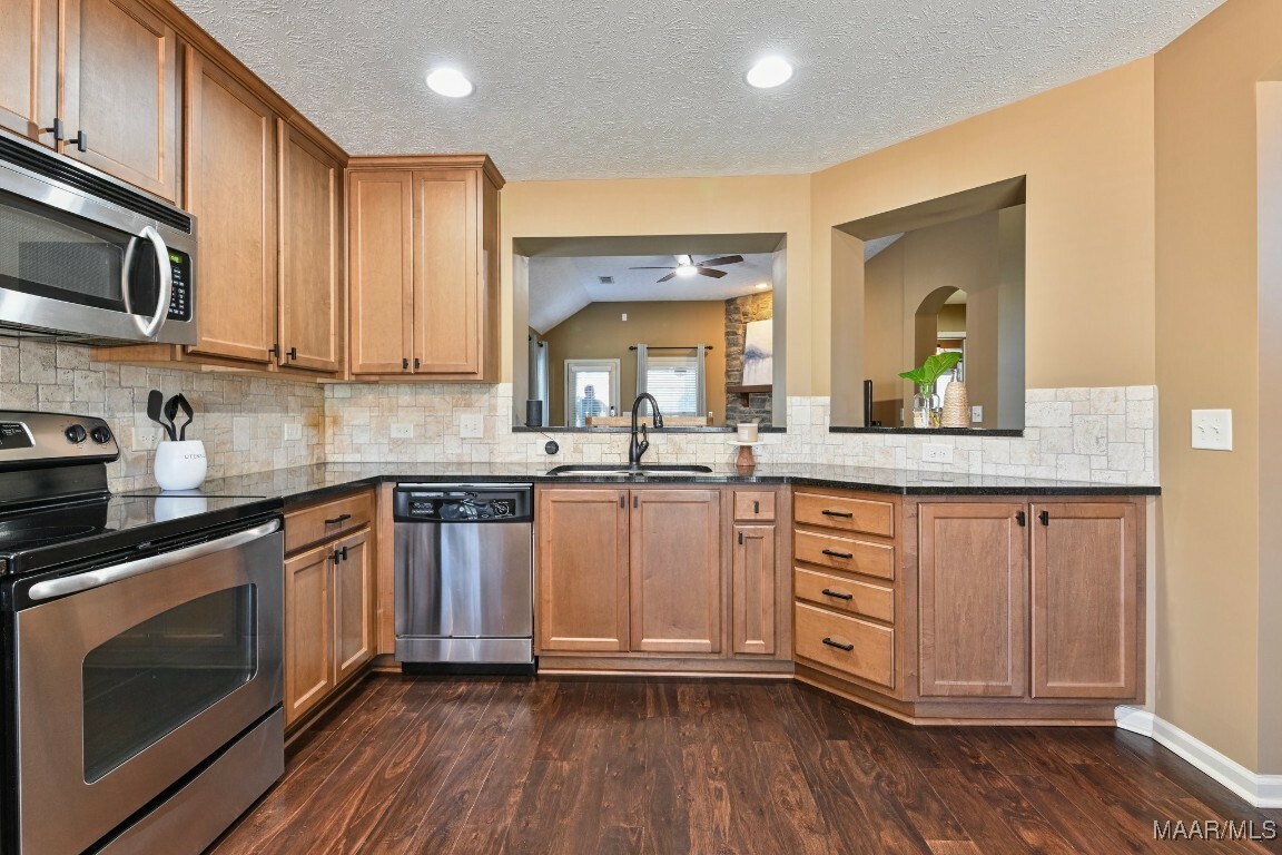 Property Photo: 8912 Saw Tooth Loop AL 36064