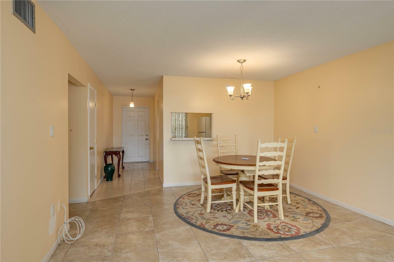 Property Photo: 130 E Johnson Avenue 102 FL 33853