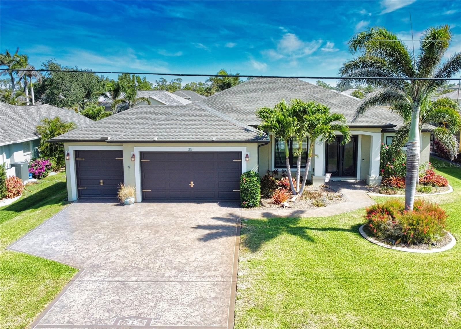 Property Photo: 35 Medalist Road FL 33947