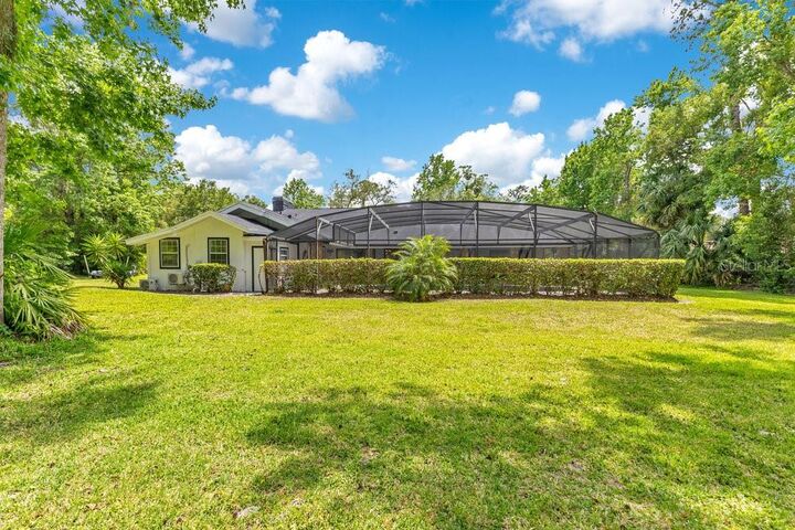 Property Photo: 2108 Silver Leaf Court FL 32779