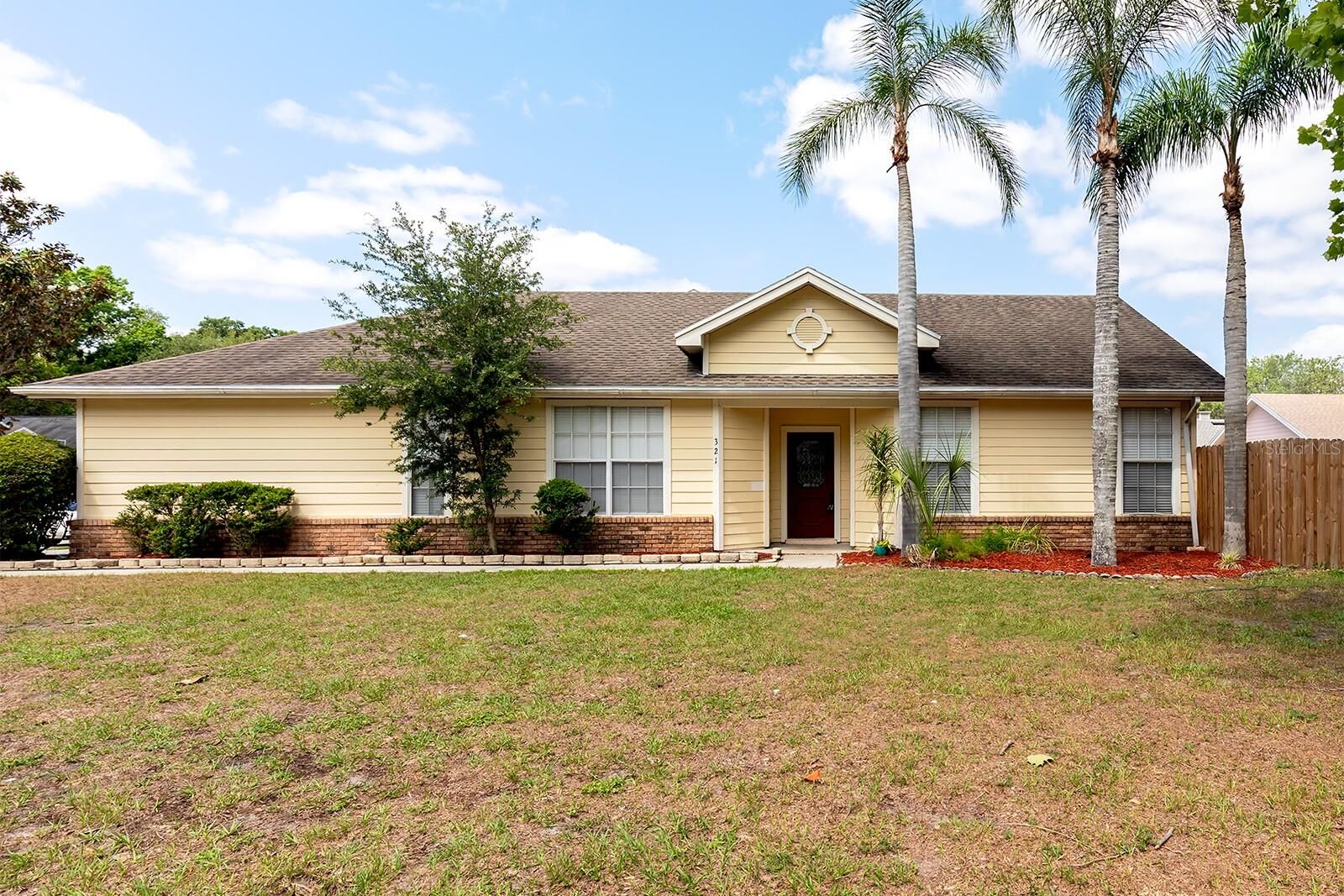 Property Photo: 321 Moffat Loop FL 32765