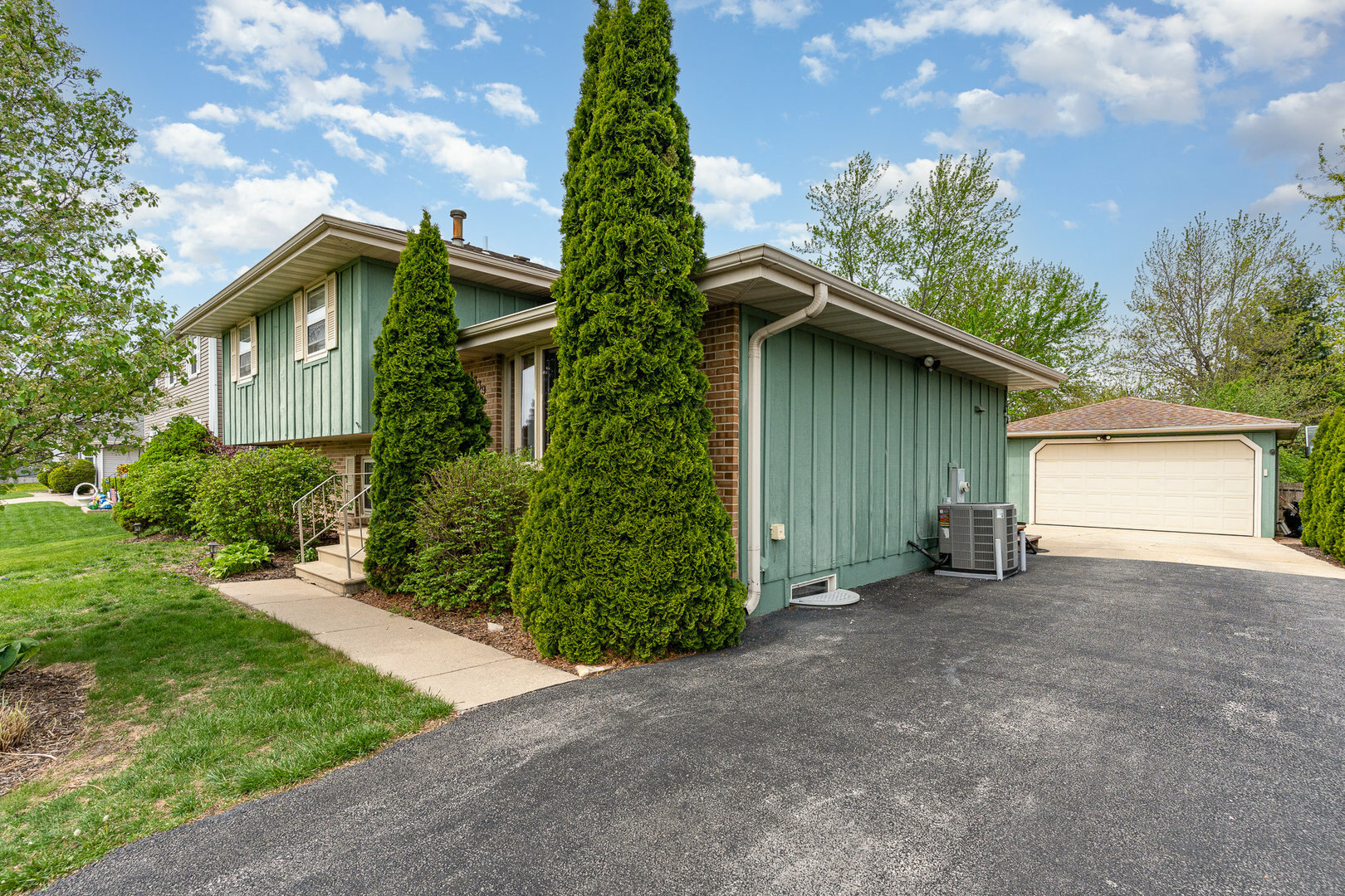 Property Photo: 1339 Addleman Street IL 60431