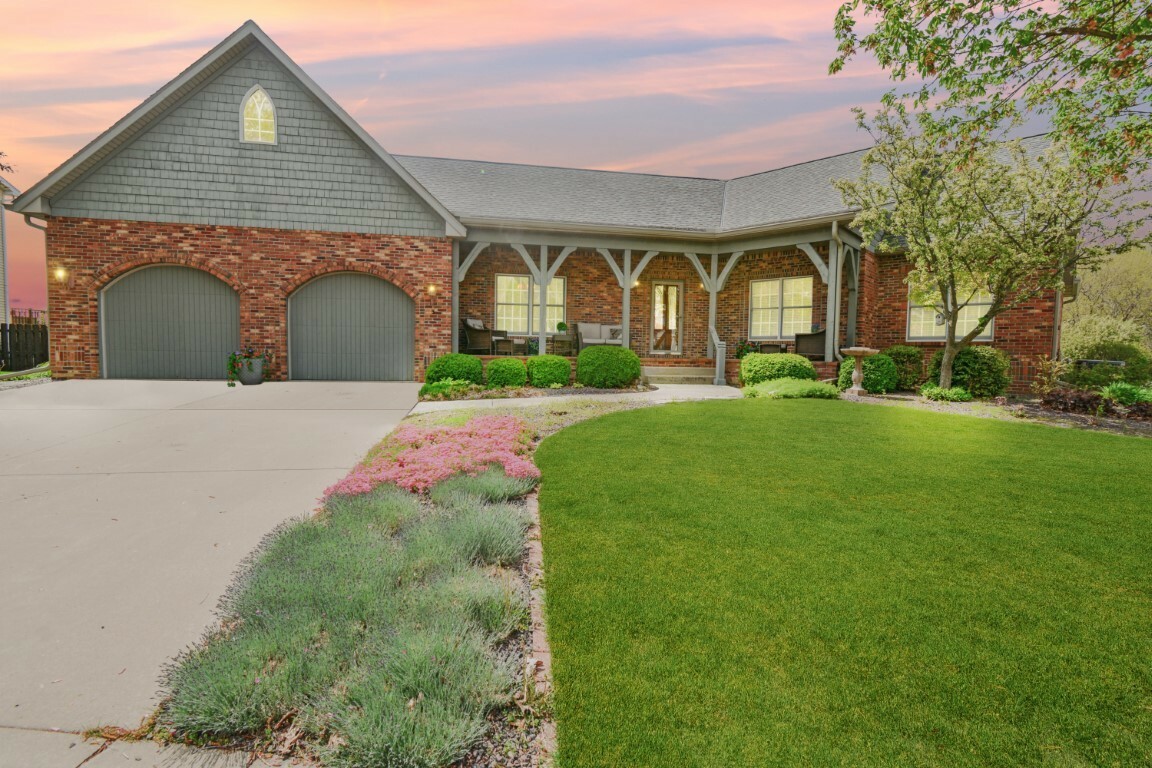 3 Stonehedges Court  Bloomington IL 61705 photo