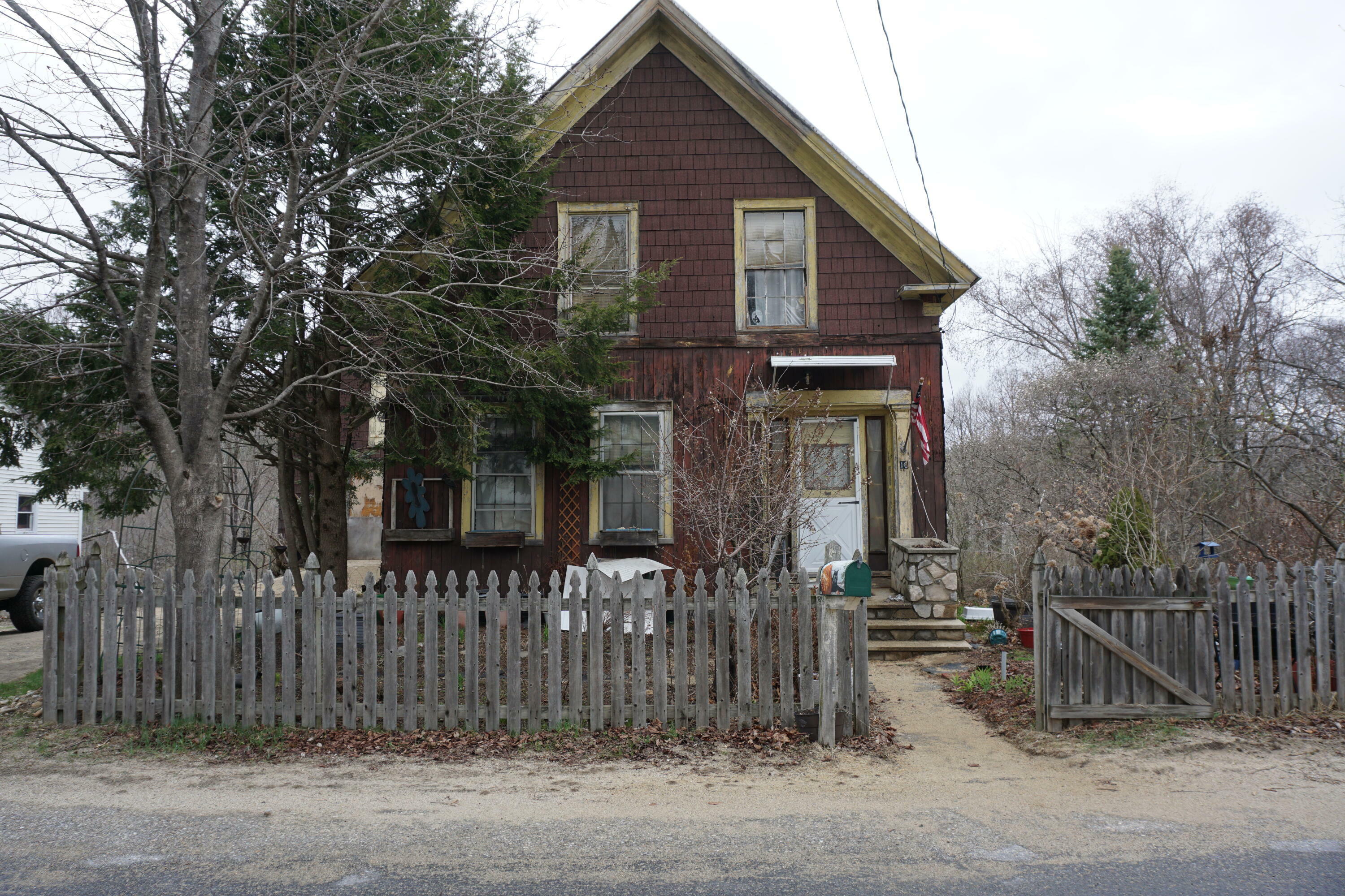 Property Photo: 16 Greenwood Street ME 04289