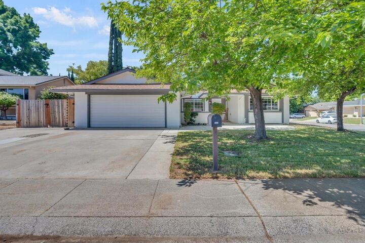 8244 Twin Oaks Avenue  Citrus Heights CA 95610 photo