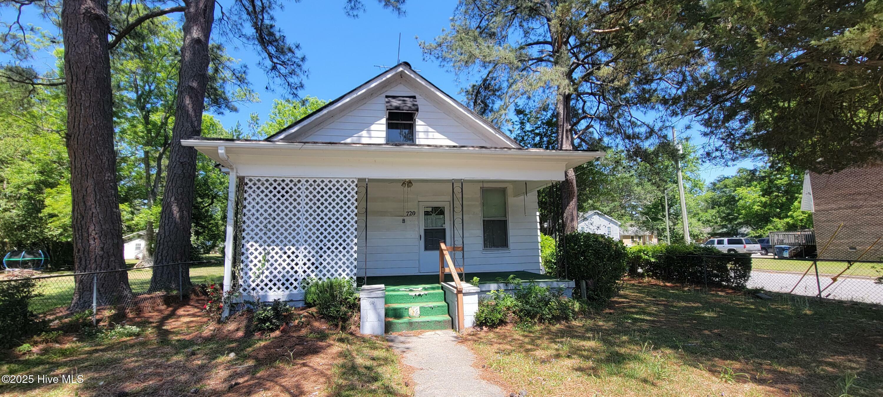 Property Photo: 720 E 7th Street NC 27889