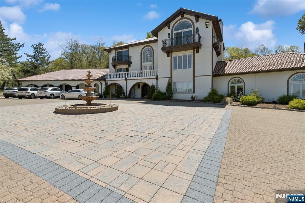 Property Photo: 912 Cherokee Lane NJ 07417