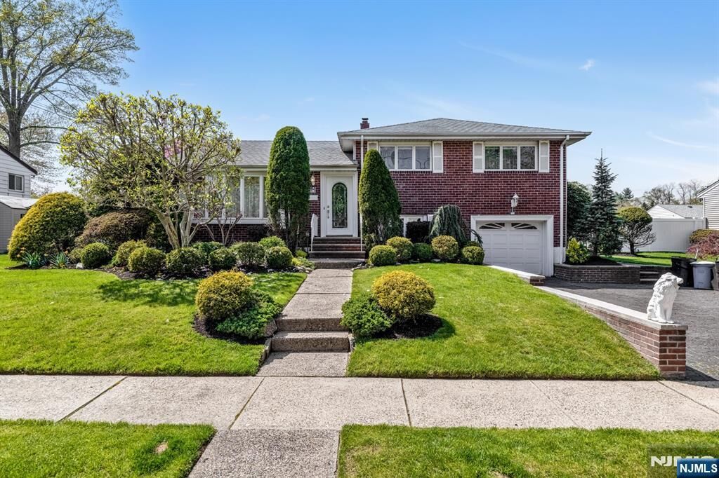Property Photo:  76 Beacon Street  NJ 07628 