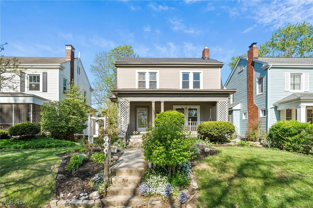 Property Photo: 761 S Roosevelt Avenue OH 43209