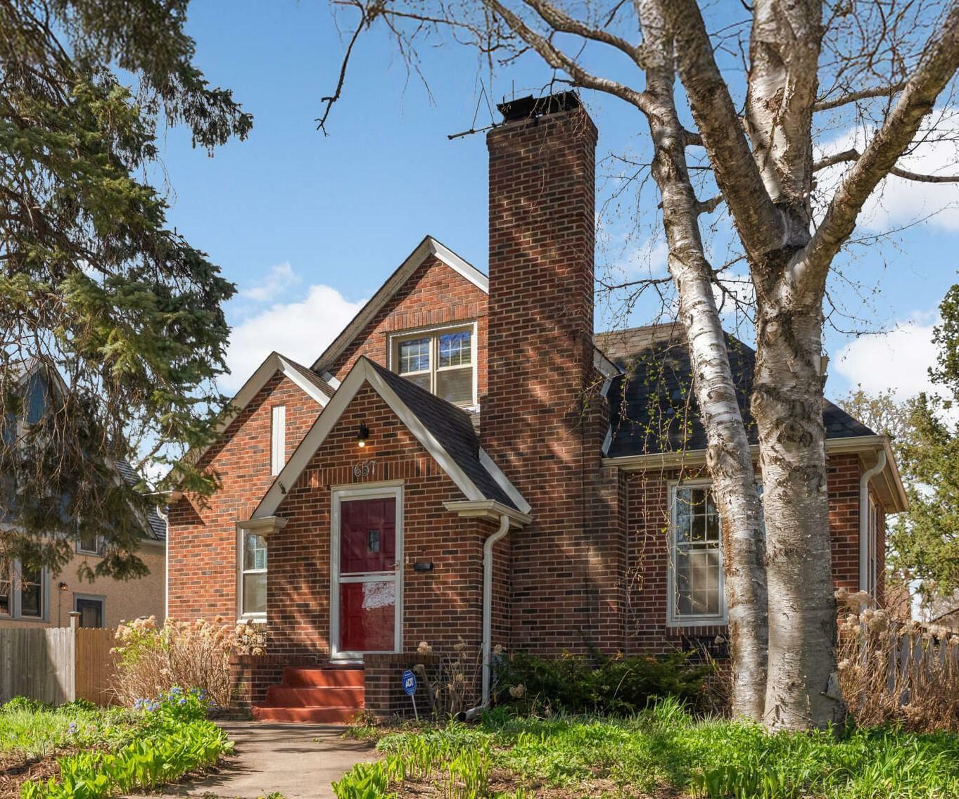 Property Photo: 657 Wheelock Parkway E MN 55106