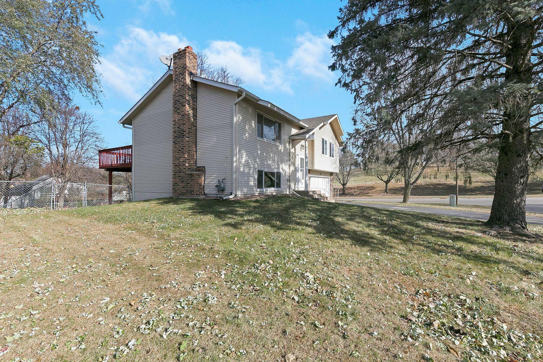 Property Photo: 1708 E 116th Street MN 55337