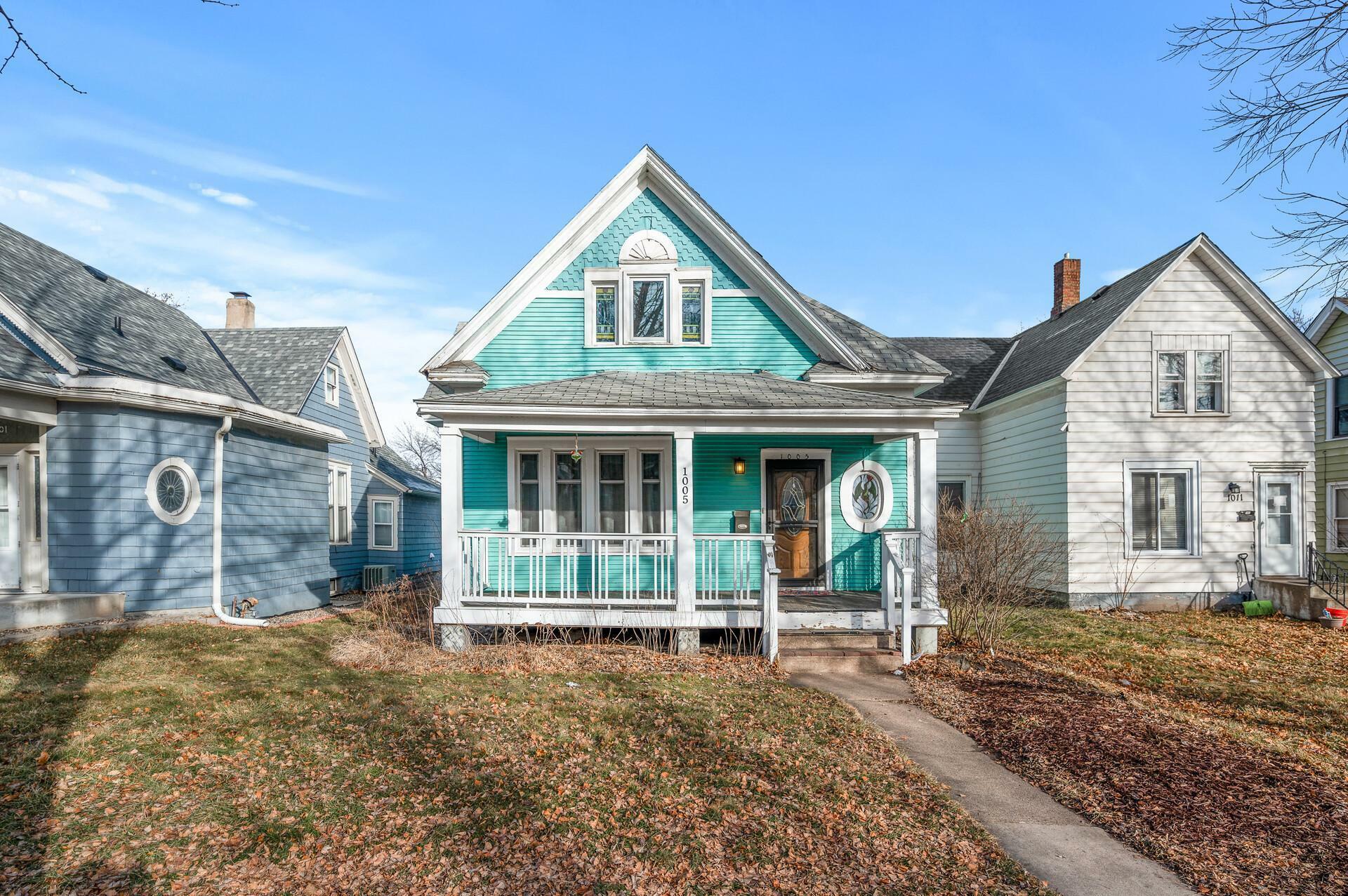 Property Photo: 1005 McLean Avenue MN 55106