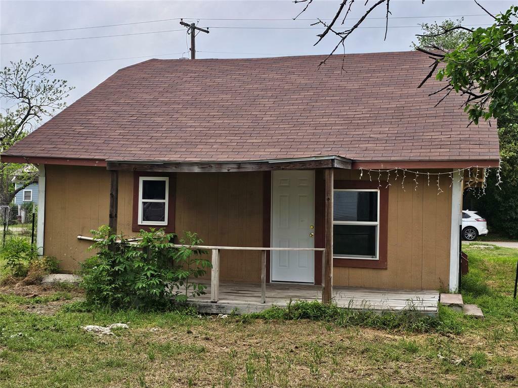 Property Photo: 109 Farish Avenue TX 76570