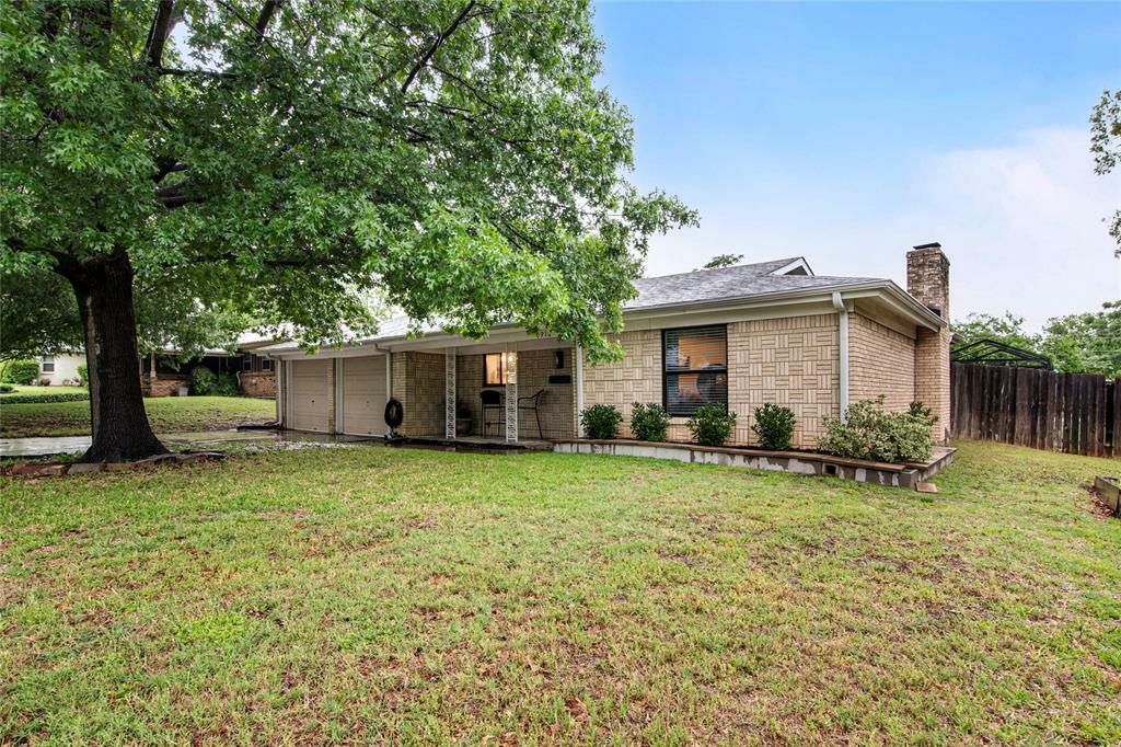 Property Photo: 4916 Wyoming Trail TX 76180