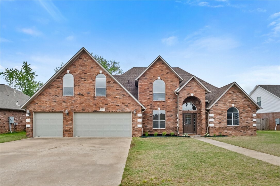 Property Photo: 2003 SW Chinquapin Avenue AR 72713