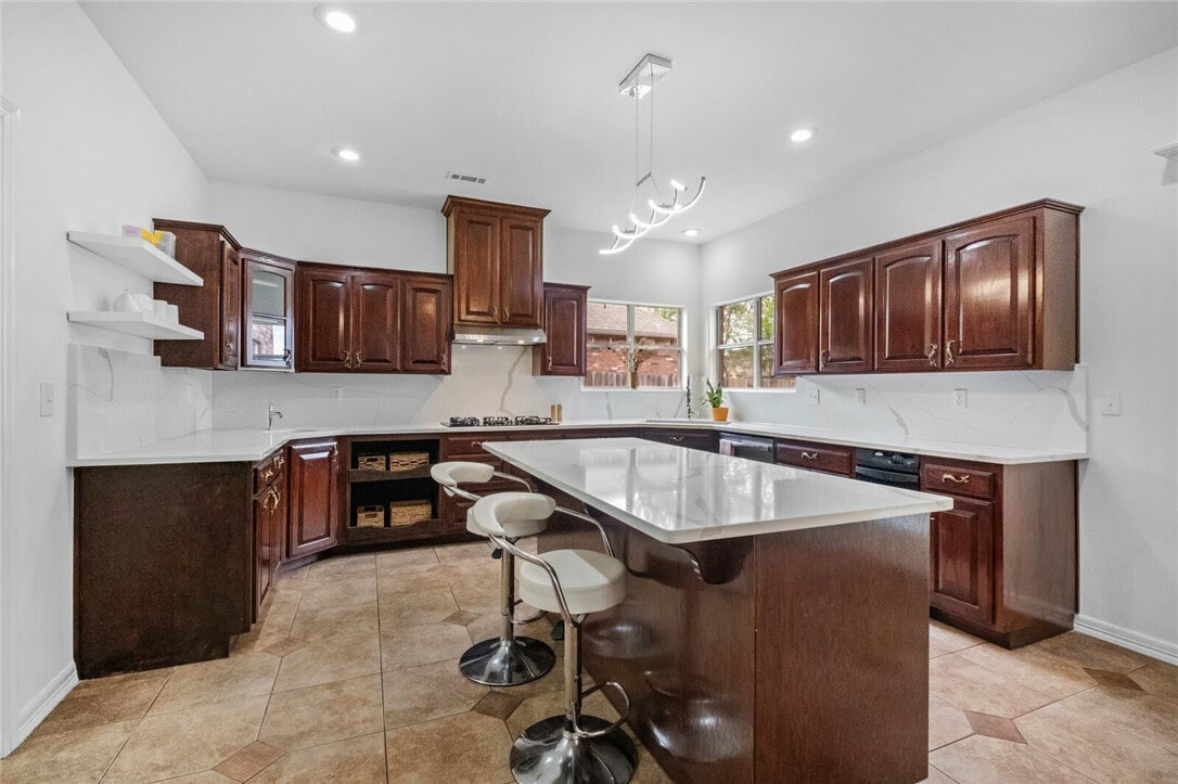 Property Photo: 2003 SW Chinquapin Avenue AR 72713