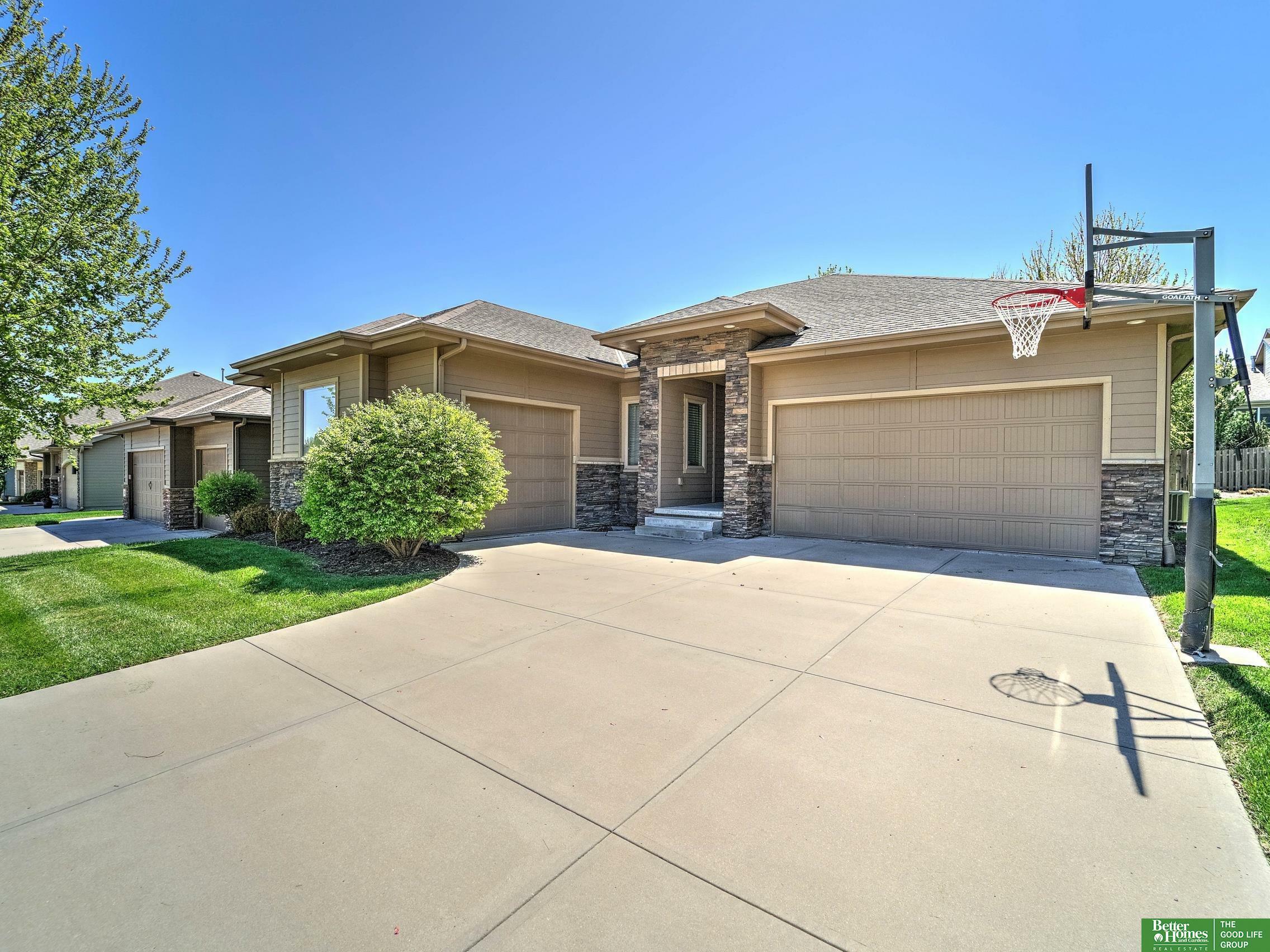 Property Photo: 18251 Farnam Street NE 68022