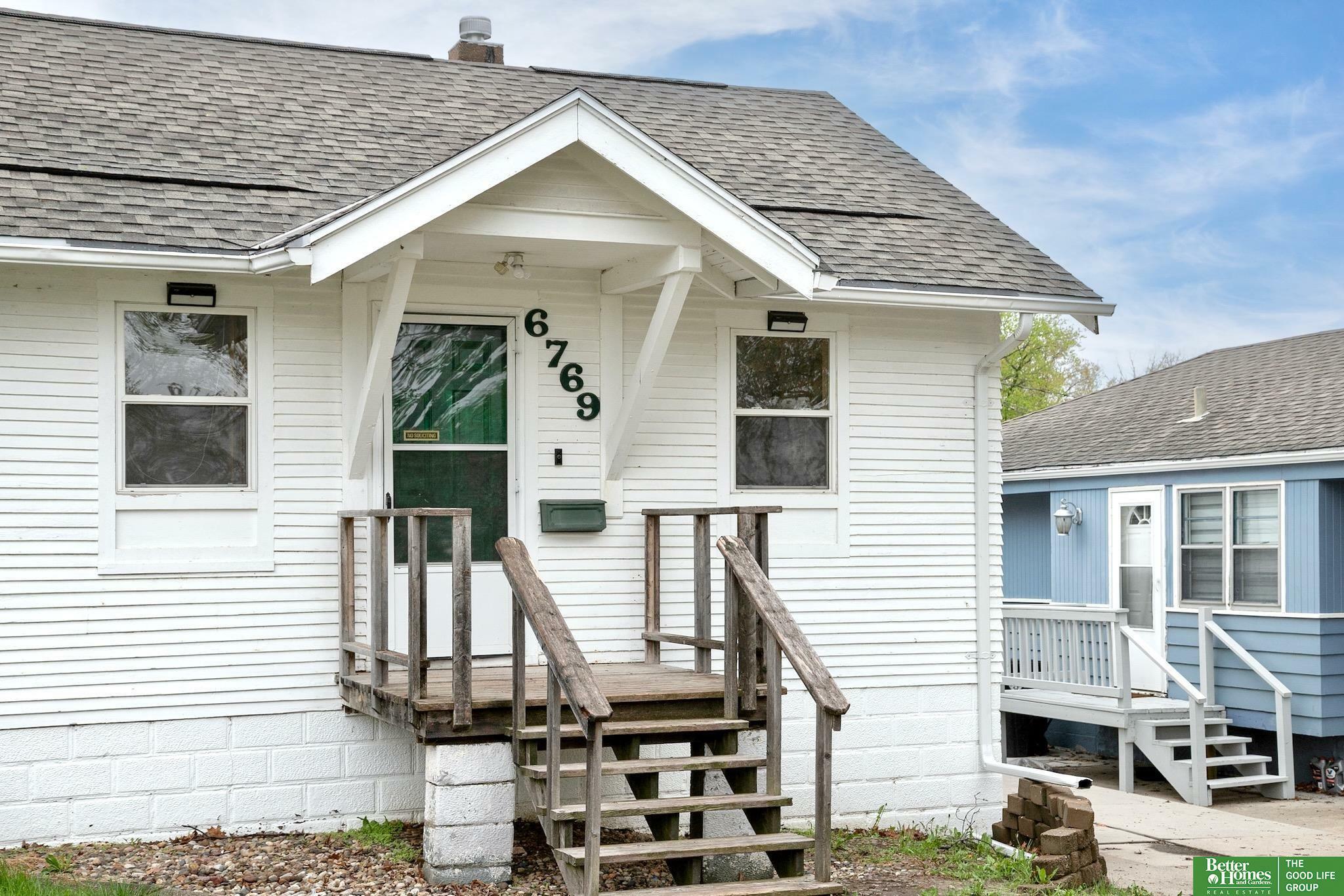 Property Photo: 6769 Pratt Street NE 68104