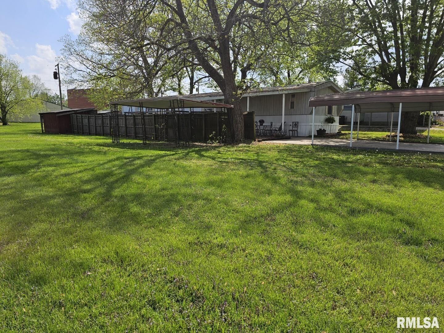 Property Photo:  609 Casey Street  IL 62898 