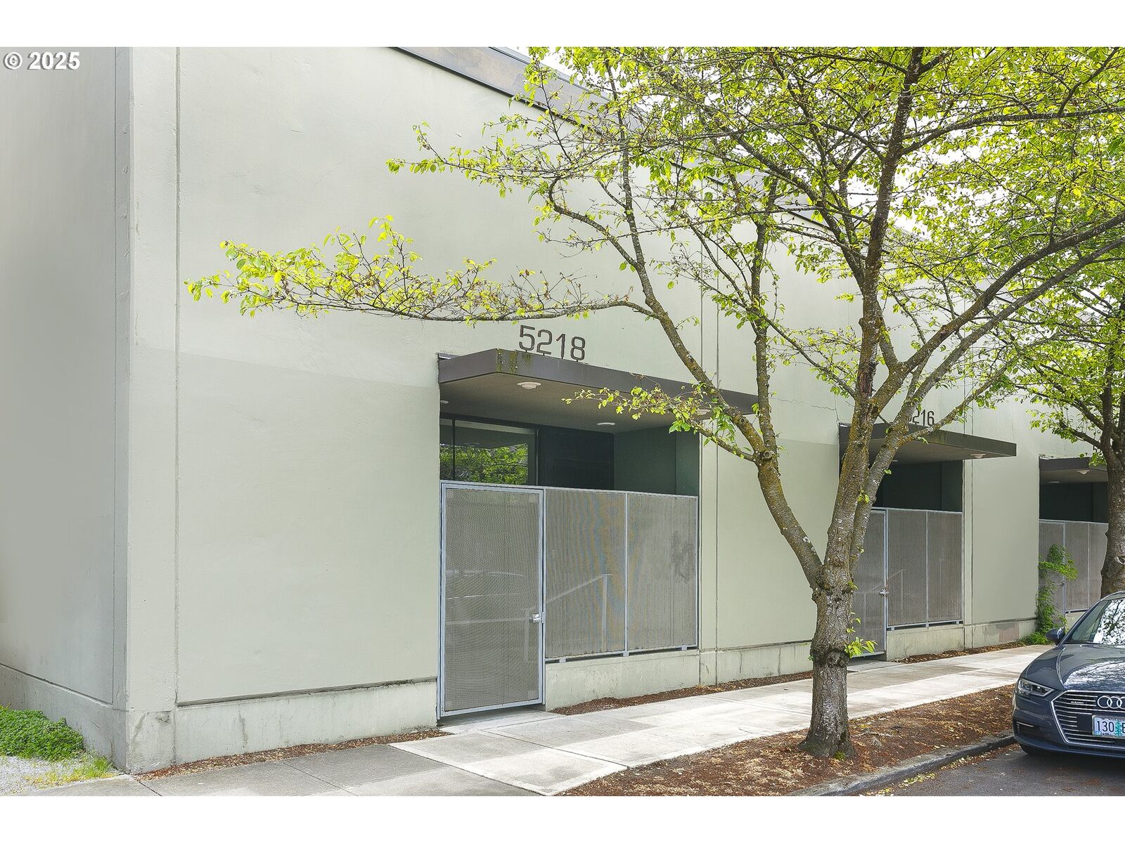 Property Photo: 5218 N Williams Ave OR 97217